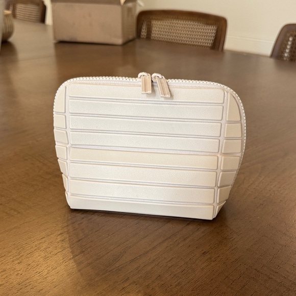 Parallelle The Small Bisque Traveller Makeup Organizer - Picture 5 of 11